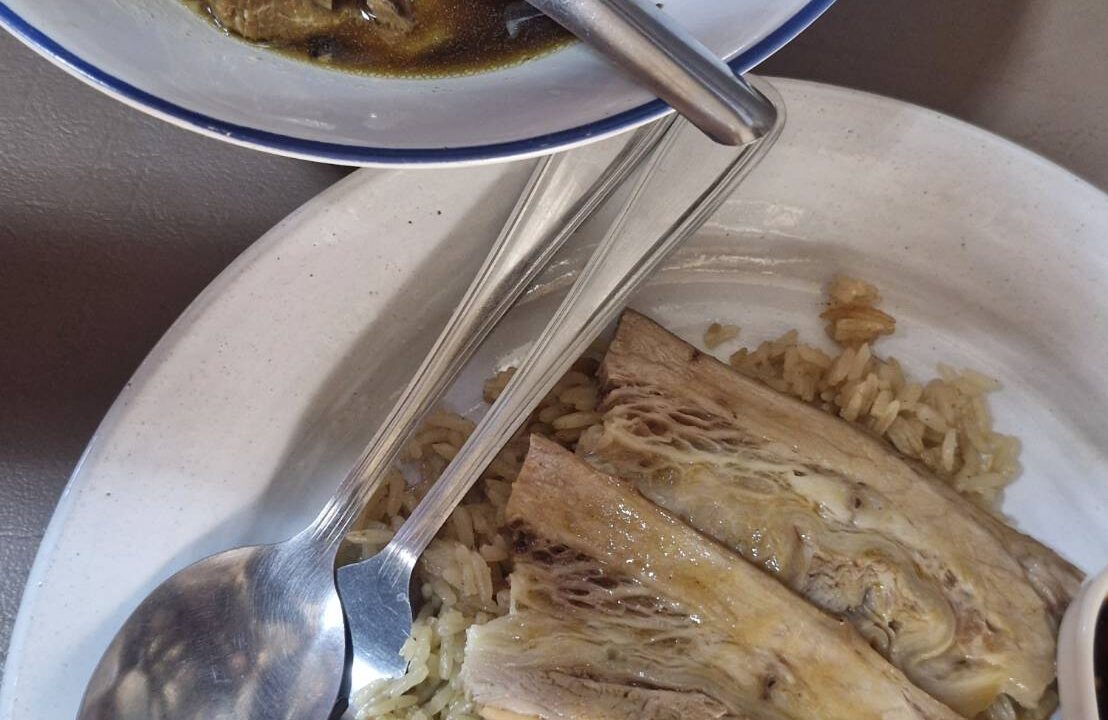 ชามนี้มีวิญญาณ: รีวิว ‘เนื้อต้มบ้านม้า’ รสชาติความเก๋าที่คนรักเนื้อต้องไปโดนให้ได้สักครั้ง